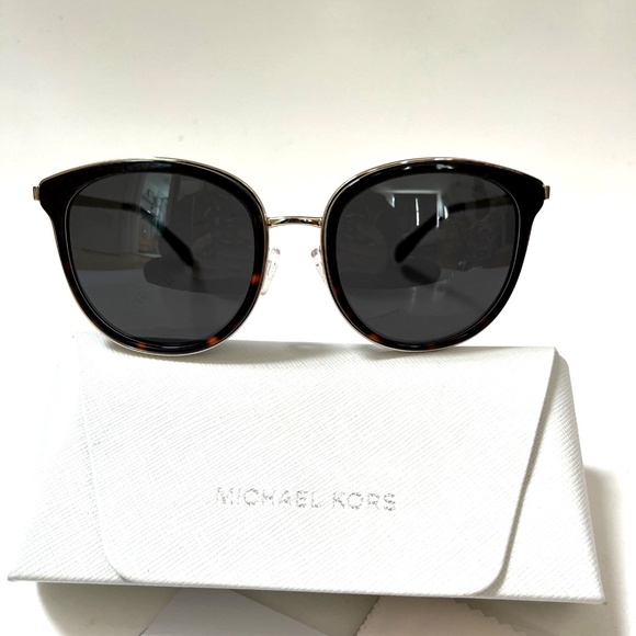 New in Case Original MICHAEL KORS Adrianna Bright Round Sunglasses MK1099B Gold main image 9